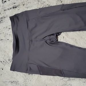 Layer 8 gray capri with pockets